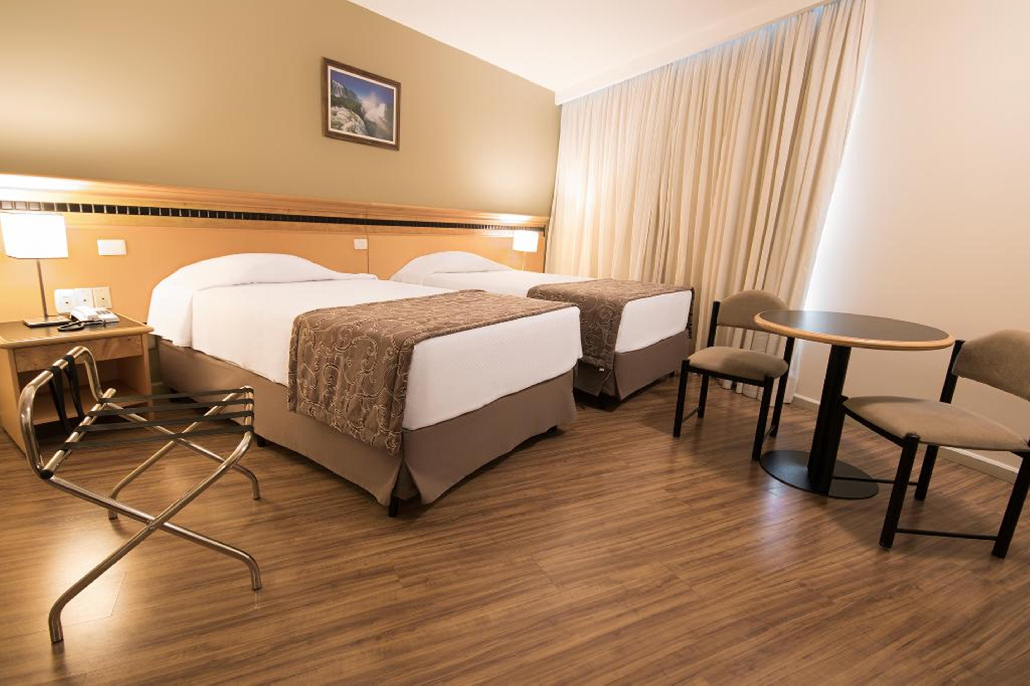 Hotel Golden Park Internacional Foz & Convencoes By Nacional Inn ฟอสดูอีกวาซู ภายนอก รูปภาพ
