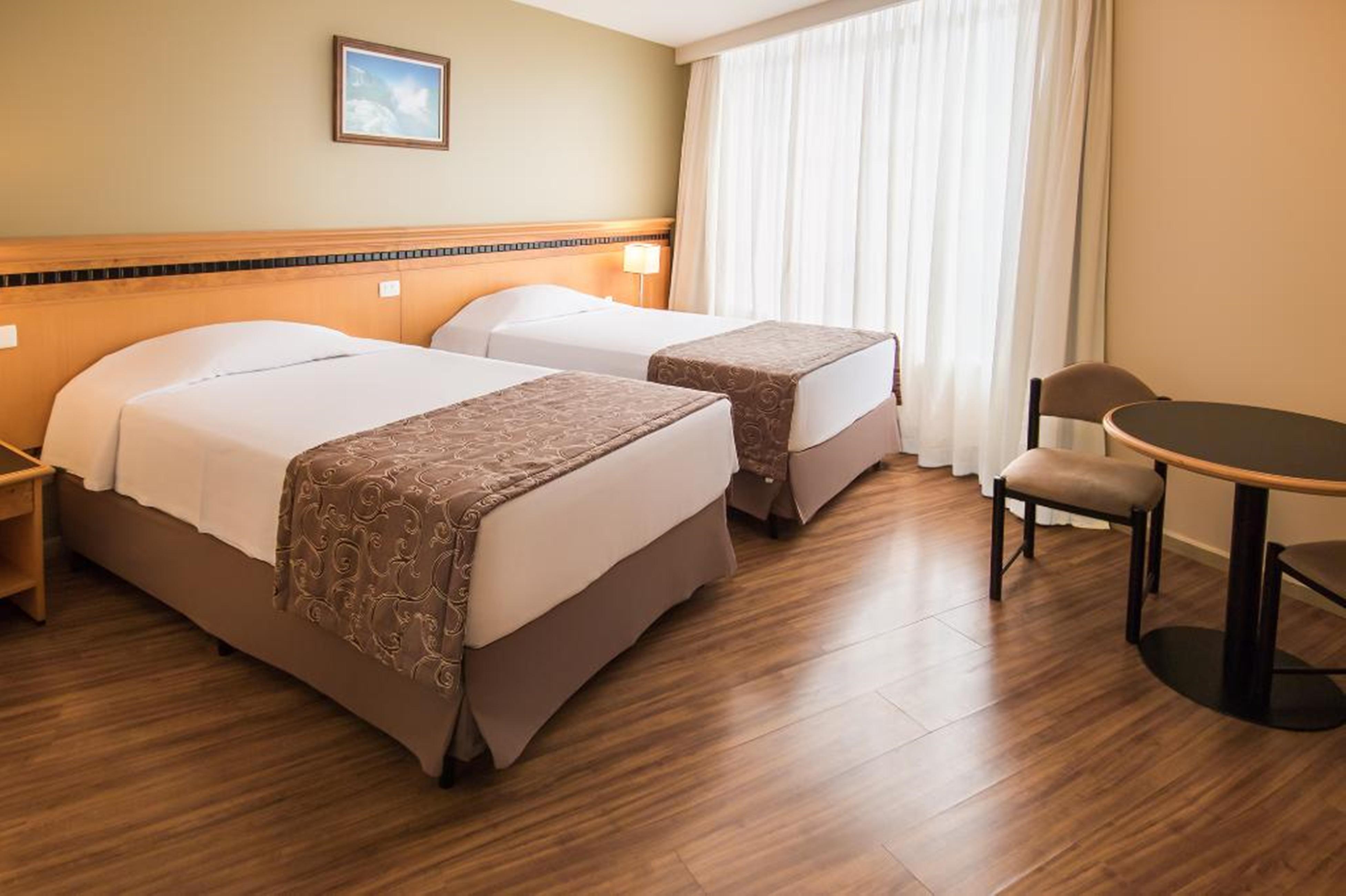 Hotel Golden Park Internacional Foz & Convencoes By Nacional Inn ฟอสดูอีกวาซู ภายนอก รูปภาพ
