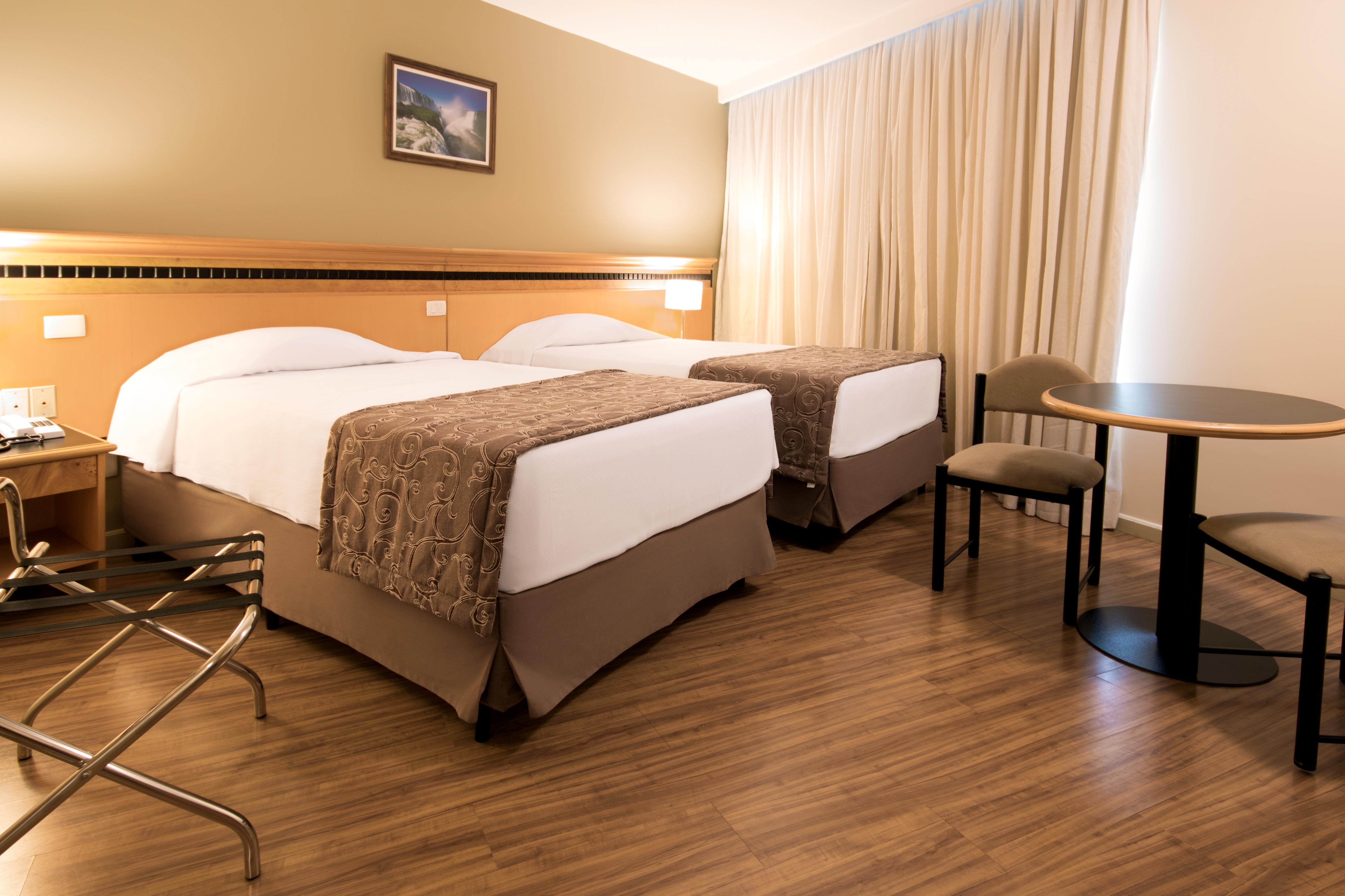 Hotel Golden Park Internacional Foz & Convencoes By Nacional Inn ฟอสดูอีกวาซู ภายนอก รูปภาพ