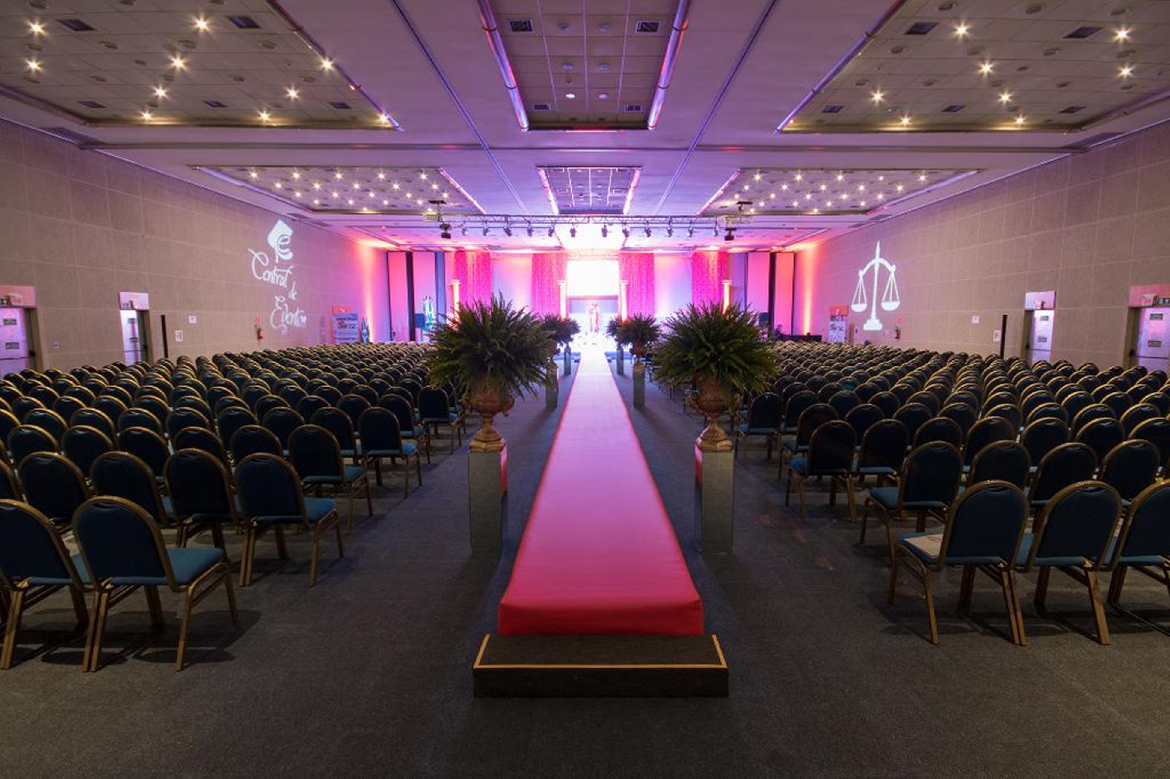 Hotel Golden Park Internacional Foz & Convencoes By Nacional Inn ฟอสดูอีกวาซู ภายนอก รูปภาพ