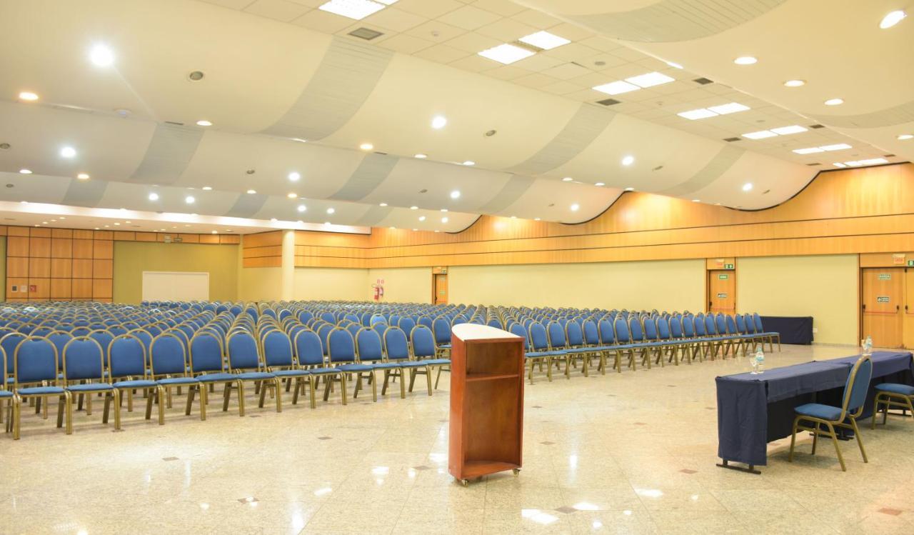 Hotel Golden Park Internacional Foz & Convencoes By Nacional Inn ฟอสดูอีกวาซู ภายนอก รูปภาพ