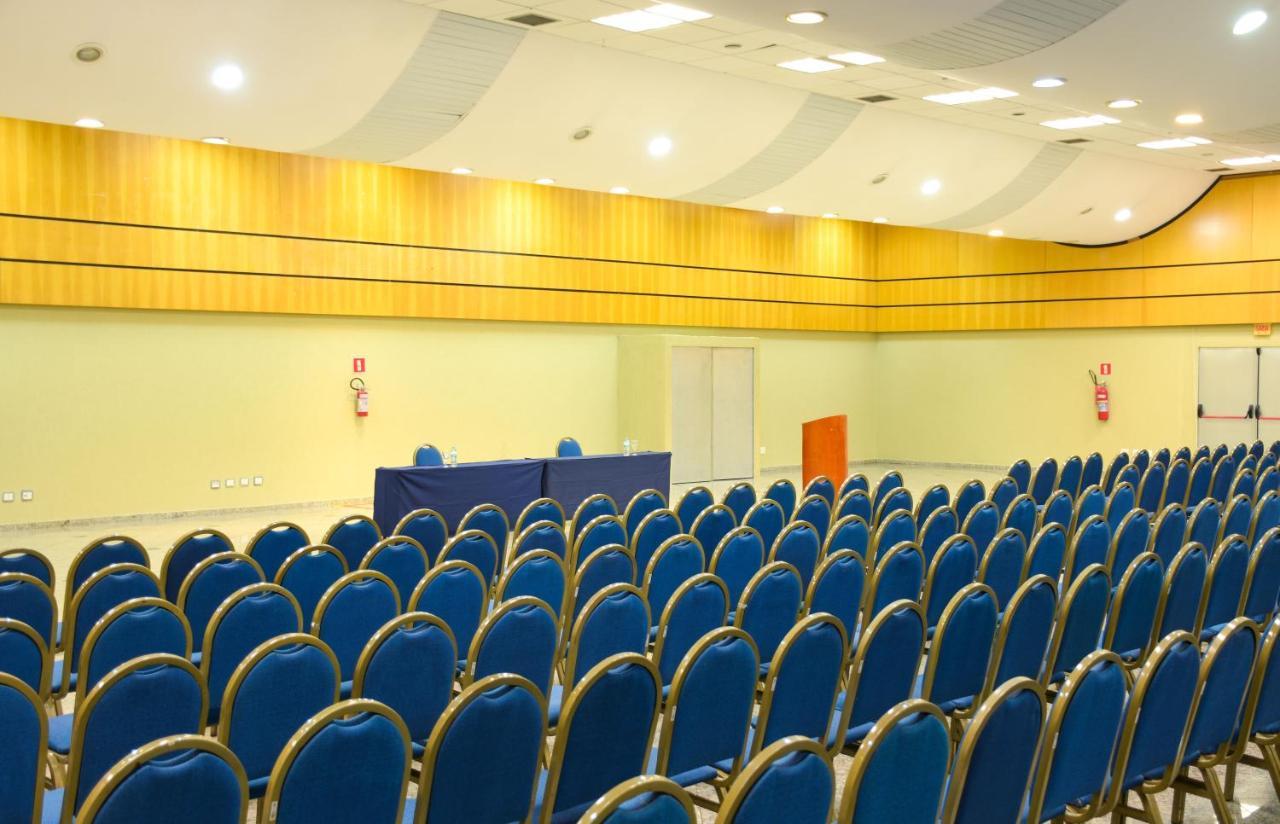 Hotel Golden Park Internacional Foz & Convencoes By Nacional Inn ฟอสดูอีกวาซู ภายนอก รูปภาพ